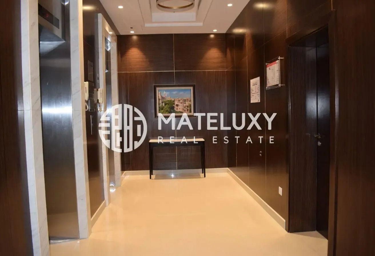 One Bed with Golf and Pool View Vacant in August
