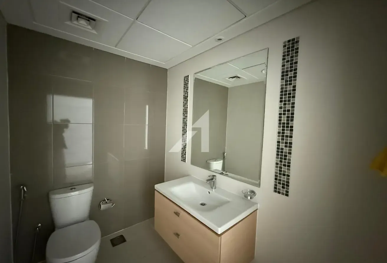 Exclusive |Golf View | High Floor |Well Maintained