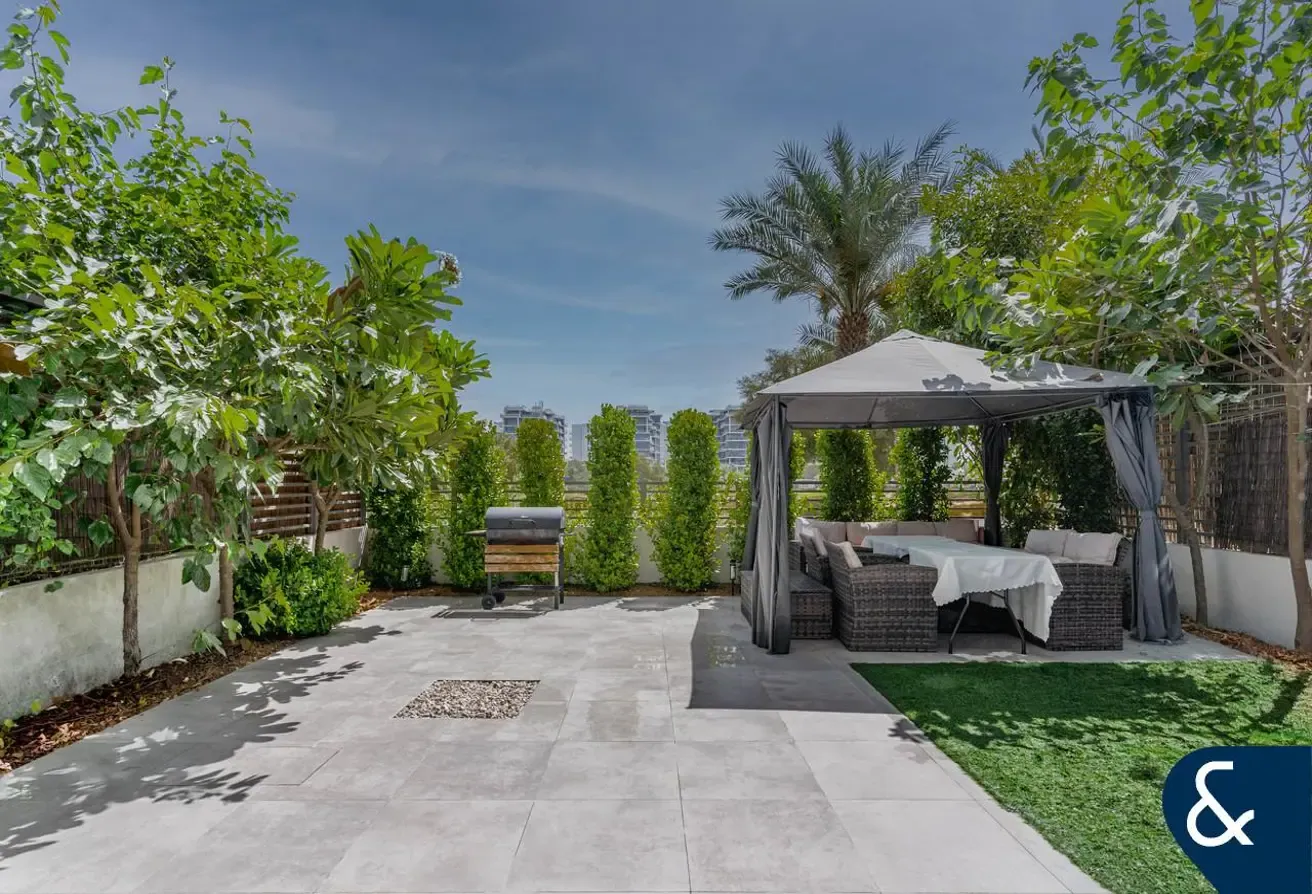Duplex APT | Golf View | Partially Upgraded