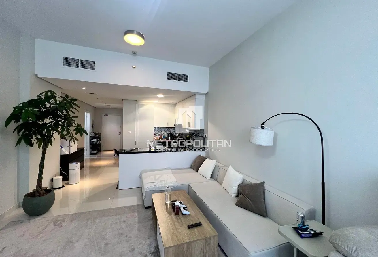Corner Unit | Mid Floor | Currently Rented