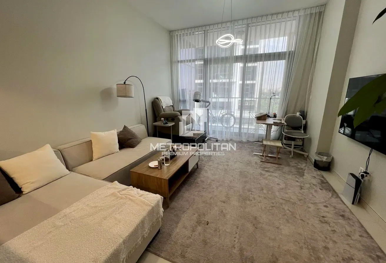 Corner Unit | Mid Floor | Currently Rented