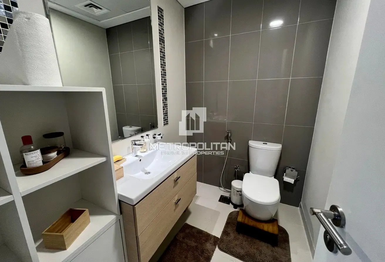 Corner Unit | Mid Floor | Currently Rented