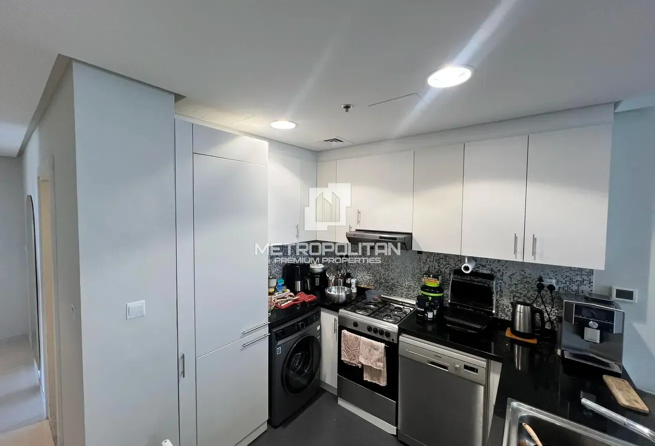 Corner Unit | Mid Floor | Currently Rented
