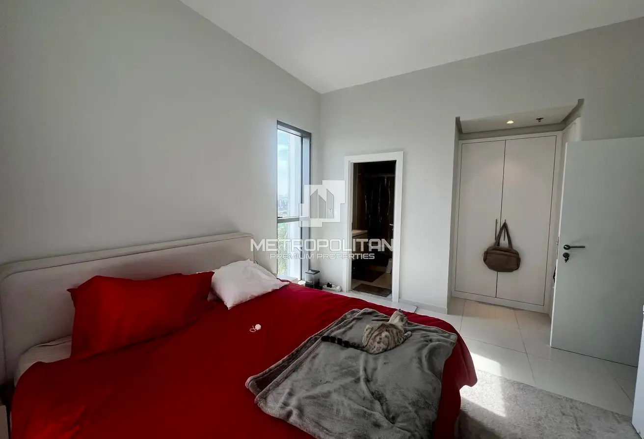 Corner Unit | Mid Floor | Currently Rented