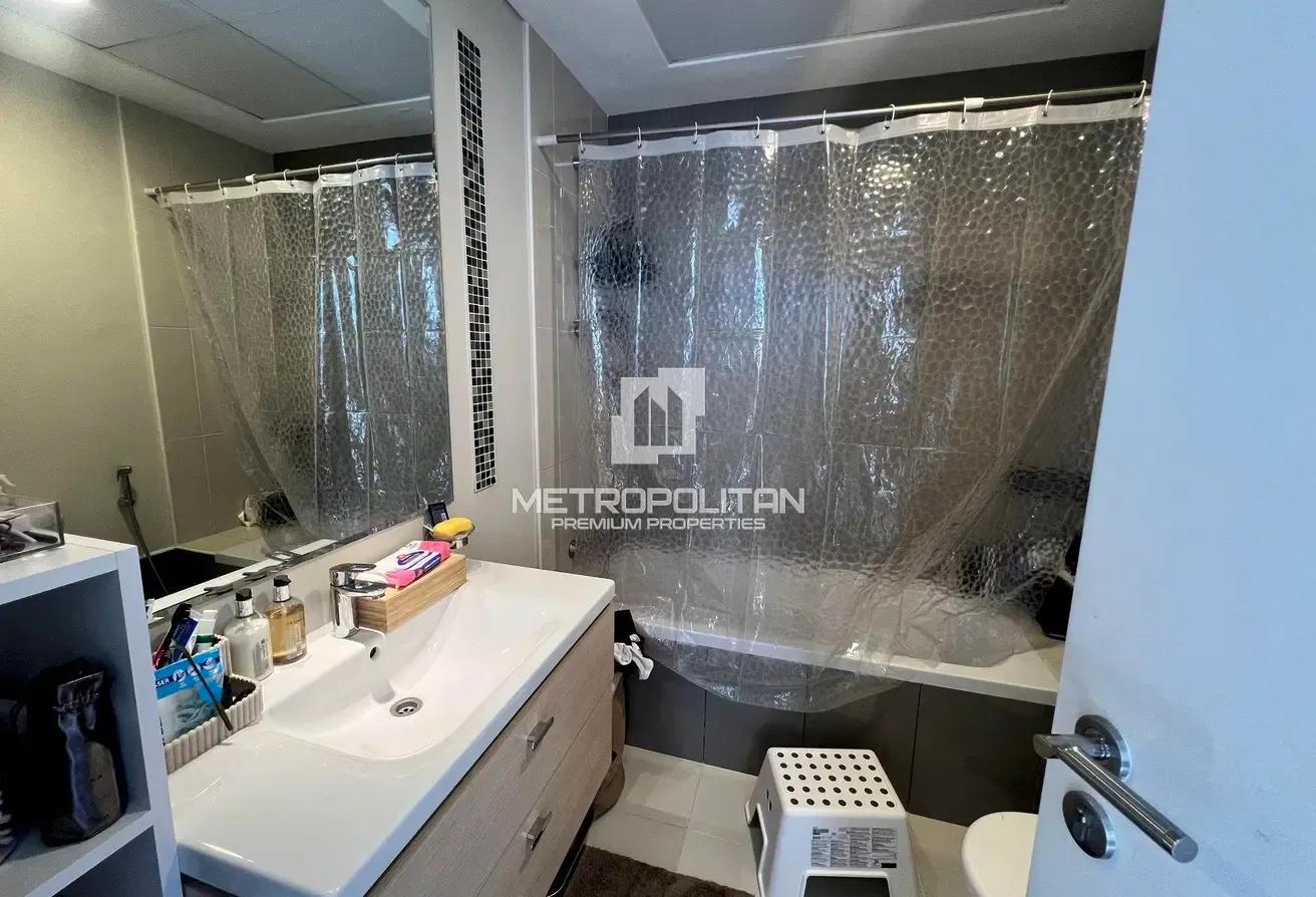 Corner Unit | Mid Floor | Currently Rented