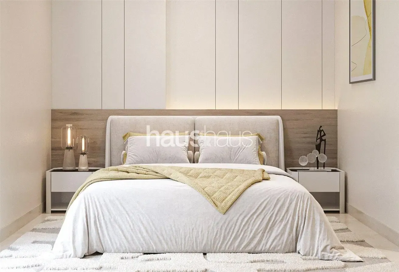 2BR+M Corner Unit | Vastu | Spacious