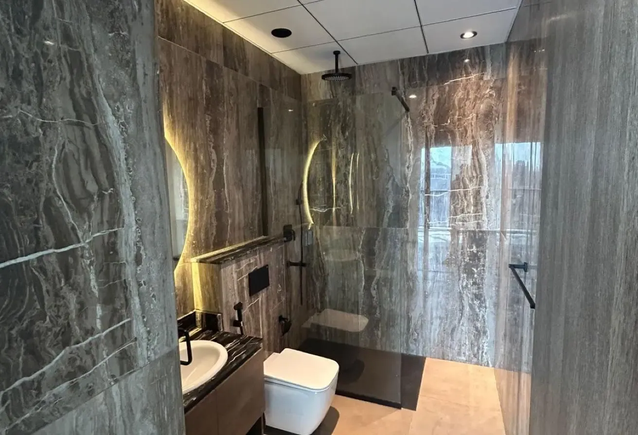 Fitted Kitchen | Pool View | Modern Finishes