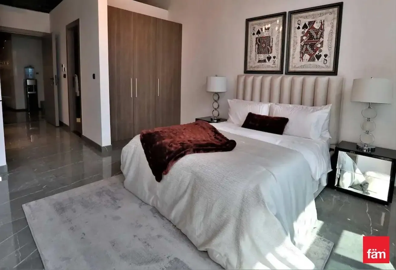 Vacant | Pool View | Higher Floor | Fitted Kitchen