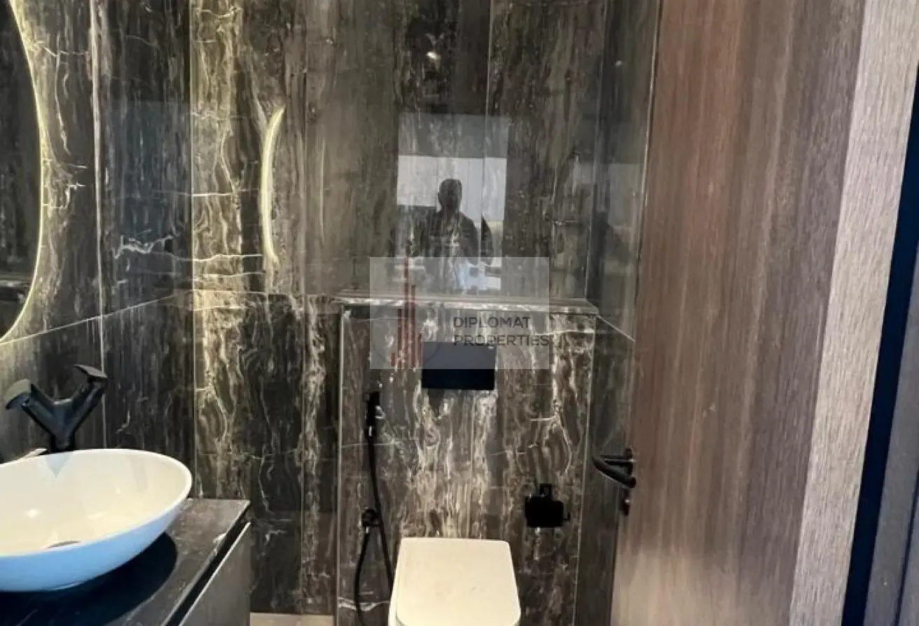 Modern 1BR | Prime Living | High ROI Potential