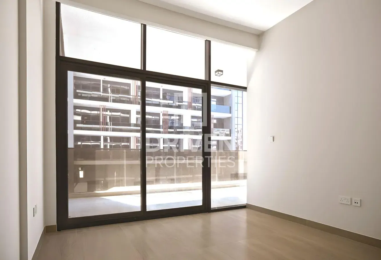 Low Floor | Spacious Living | Parking Included