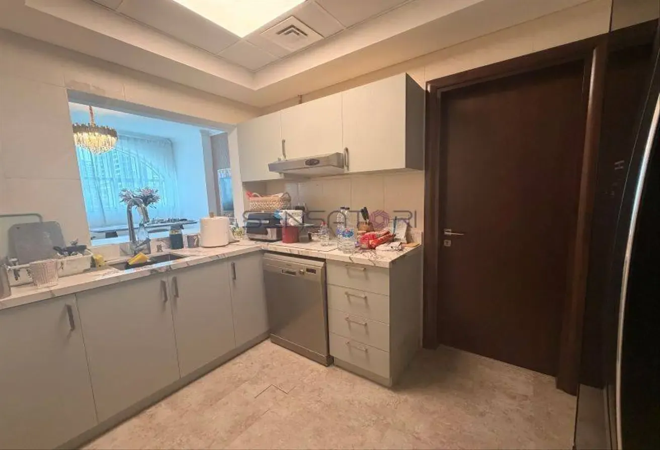 SPACIOUS INTERIOR | PRIME LOCATION | LOW FLOOR