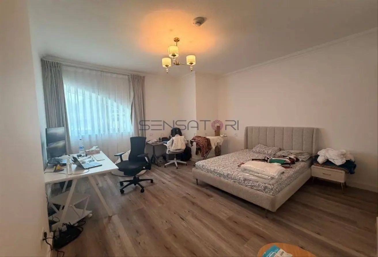SPACIOUS INTERIOR | PRIME LOCATION | LOW FLOOR