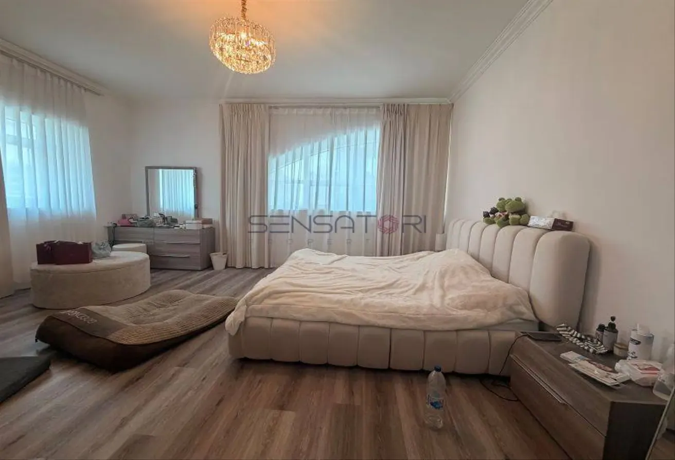 SPACIOUS INTERIOR | PRIME LOCATION | LOW FLOOR
