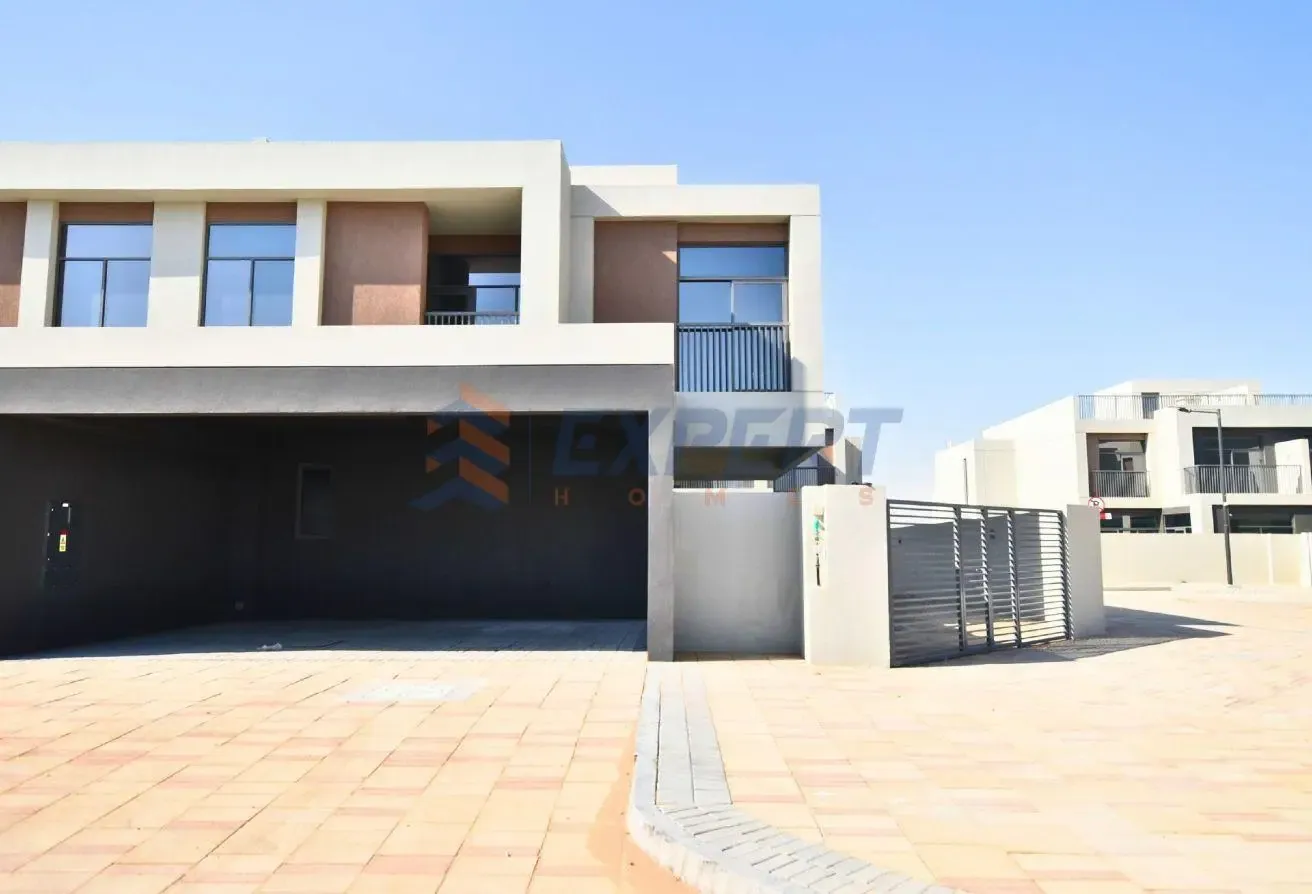 Corner Unit | Large Plot | Vastu | Near Amenities
