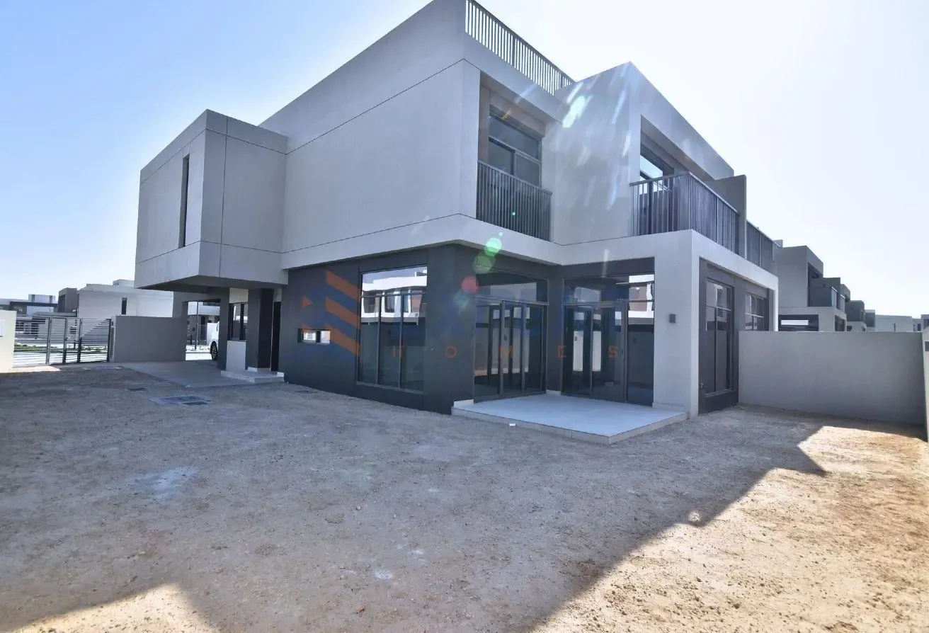Corner Unit | Large Plot | Vastu | Near Amenities