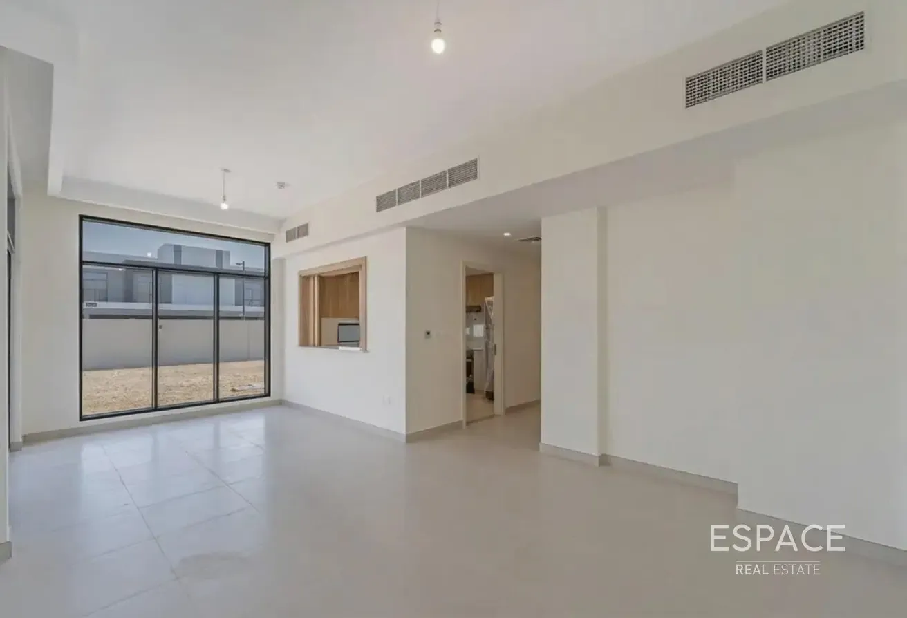 Single Row | Larger Plot | Corner Unit