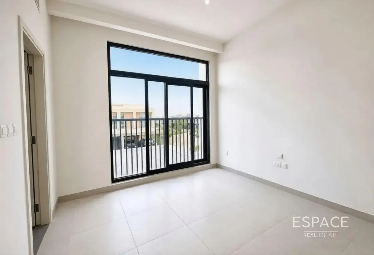 Single Row | Larger Plot | Corner Unit