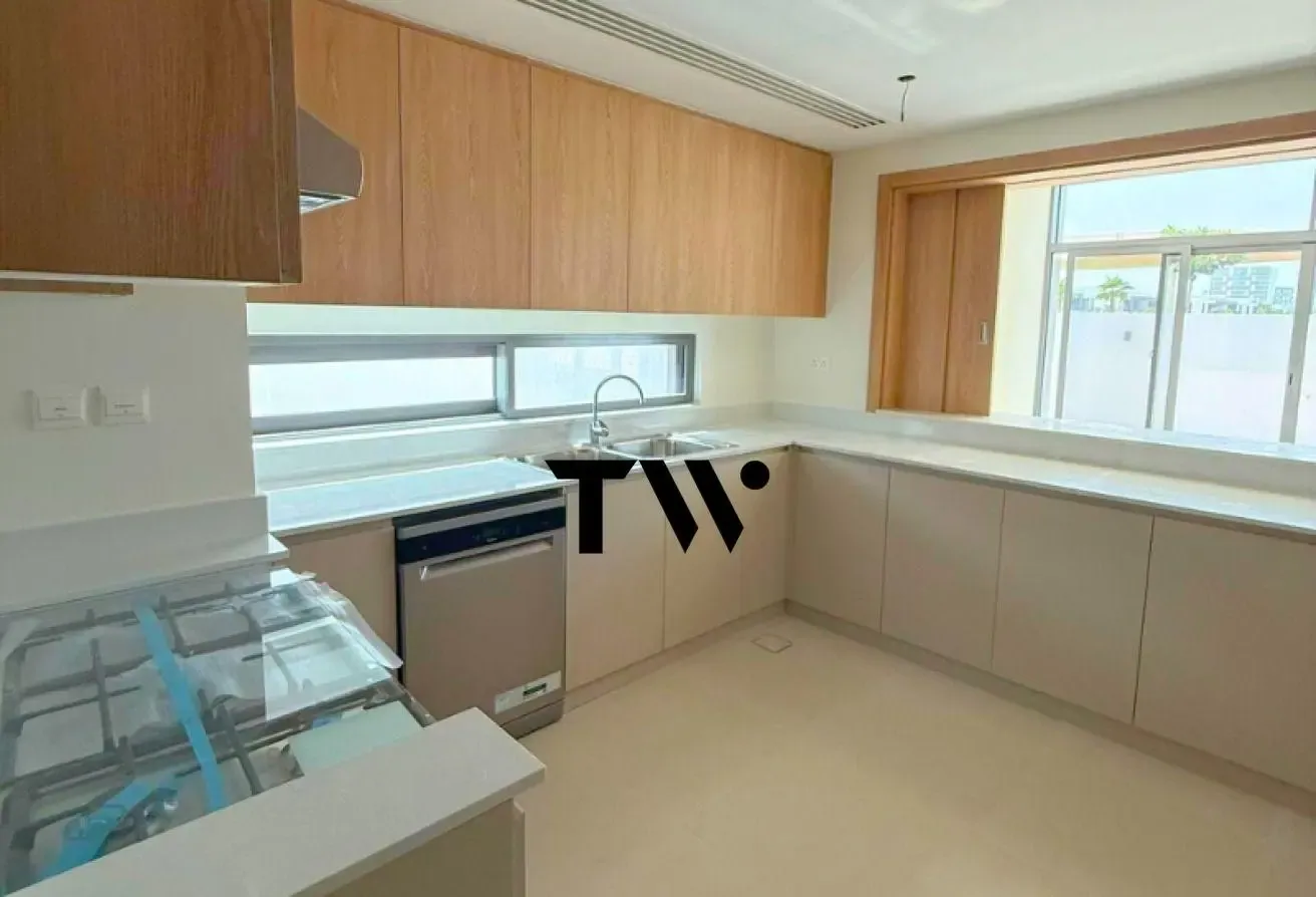 SPACIOUS 4BR | MOVE-IN READY | MODERN LAYOUT
