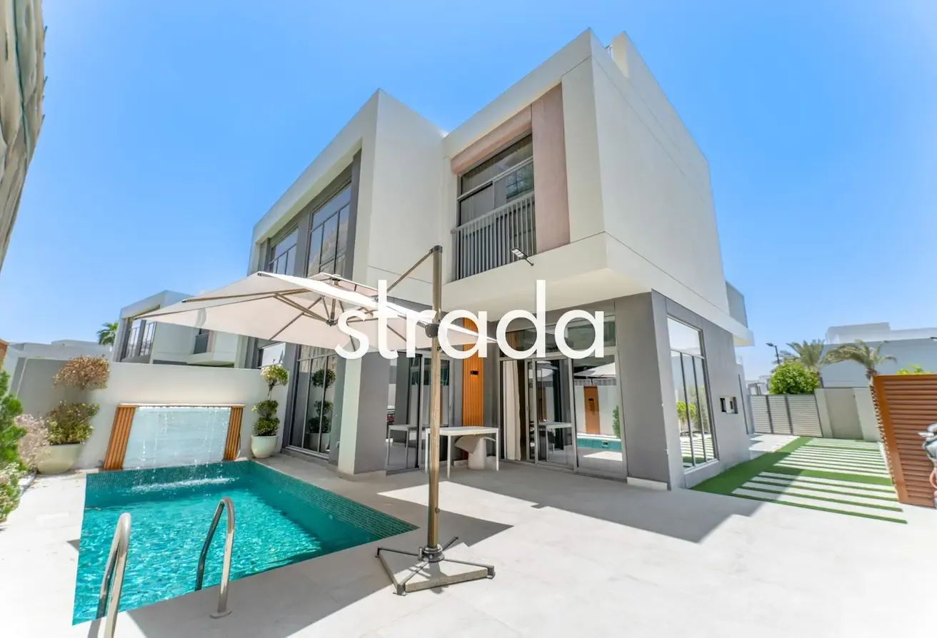 Upgraded with Pool | Semi - Detached | Modern