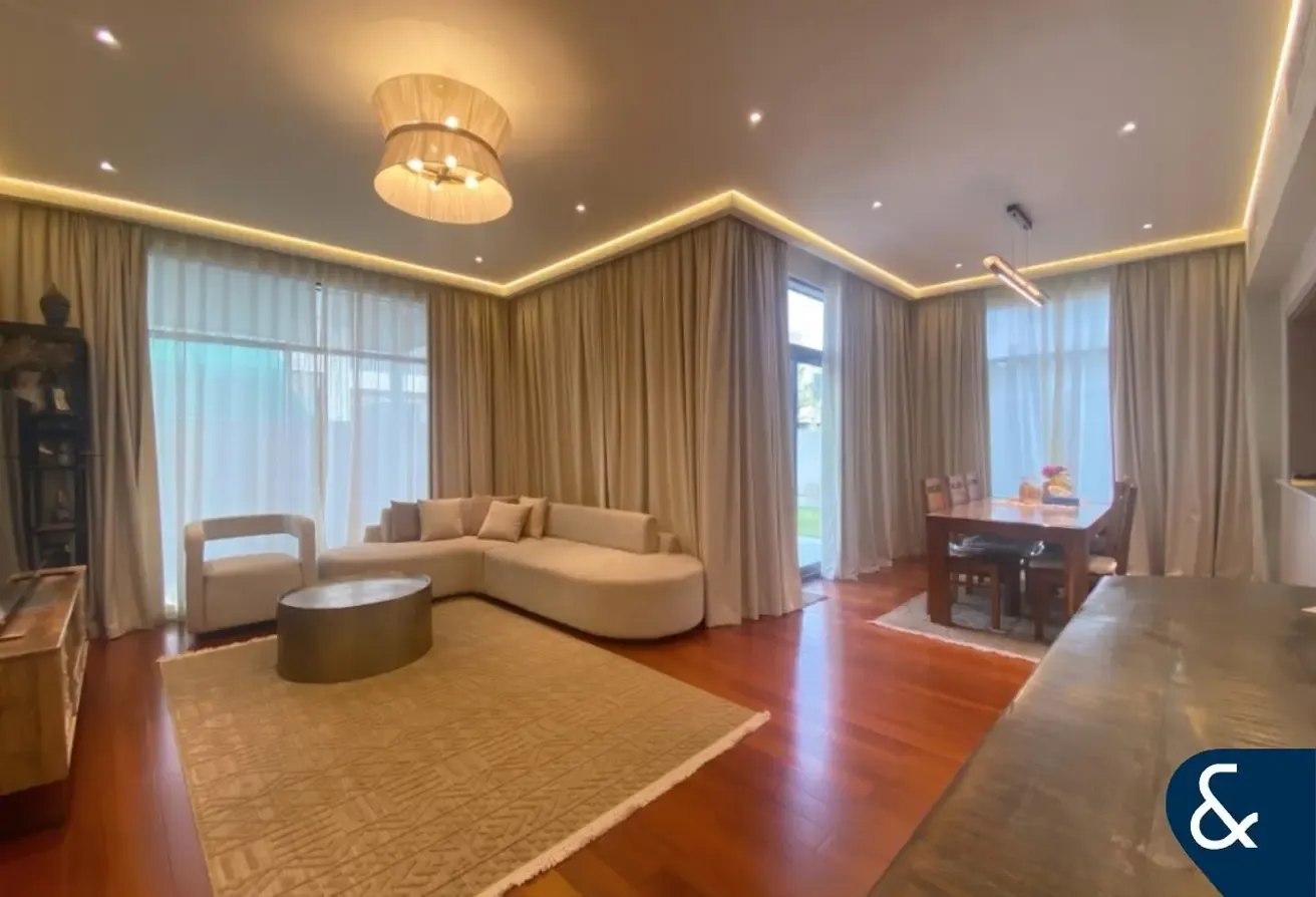 Landscaped Garden | Upgraded | Close to Park