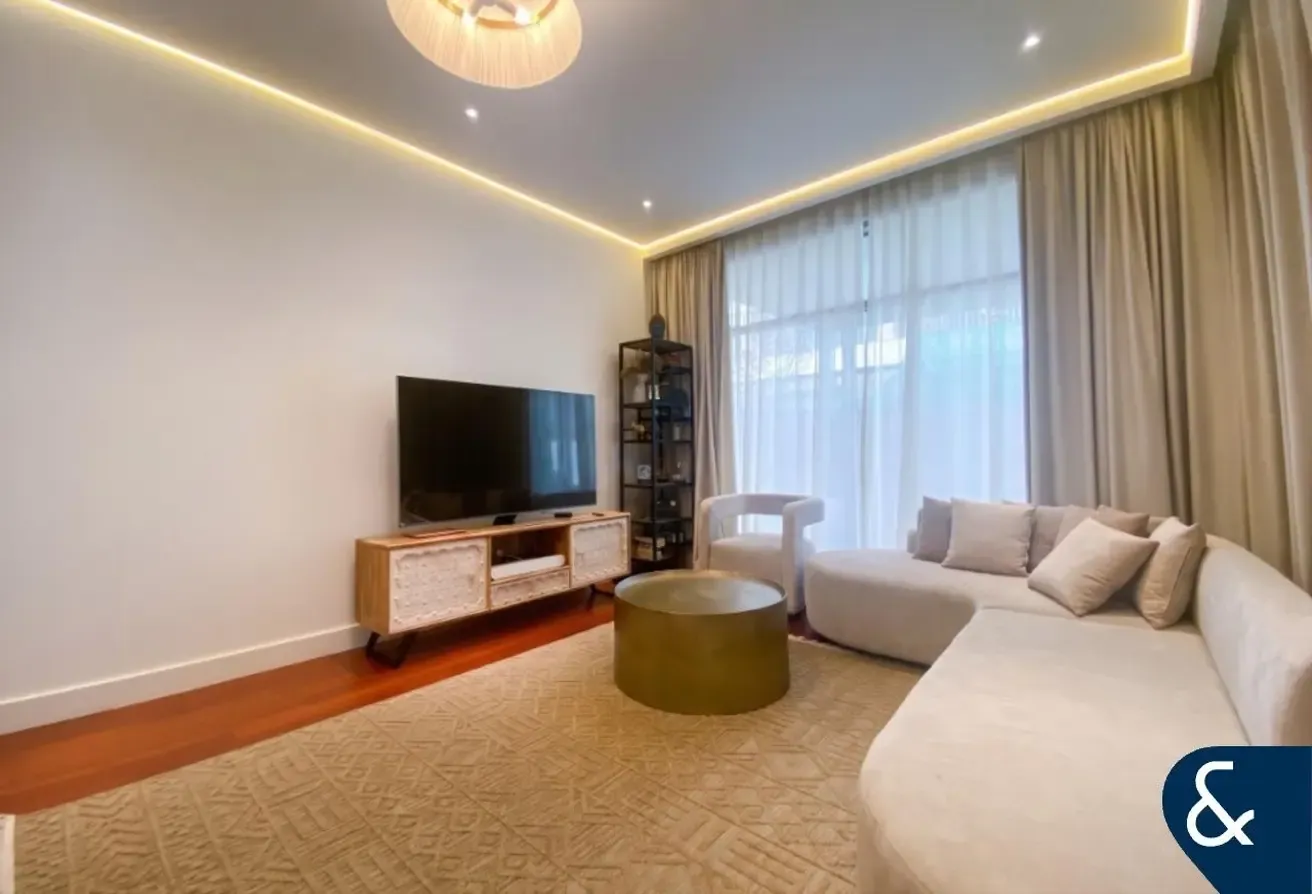 Landscaped Garden | Upgraded | Close to Park