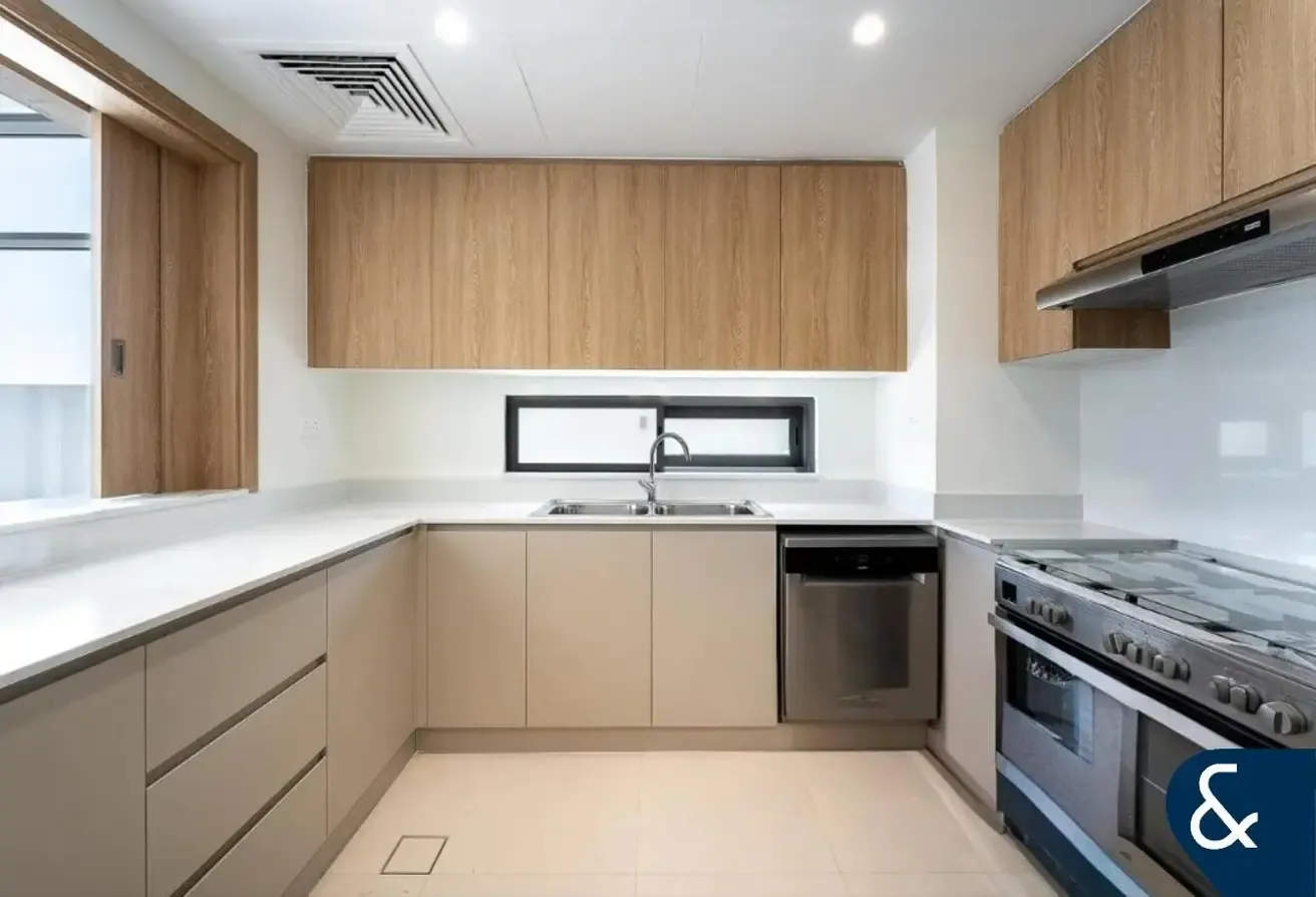 Landscaped Garden | Upgraded | Close to Park