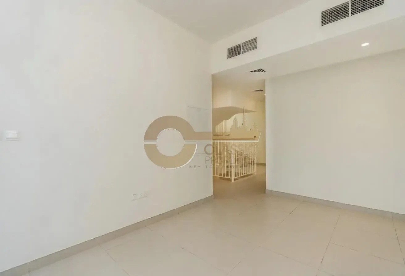 STAND ALONE VILLA | VACANT | SINGLE ROW | TERRACE