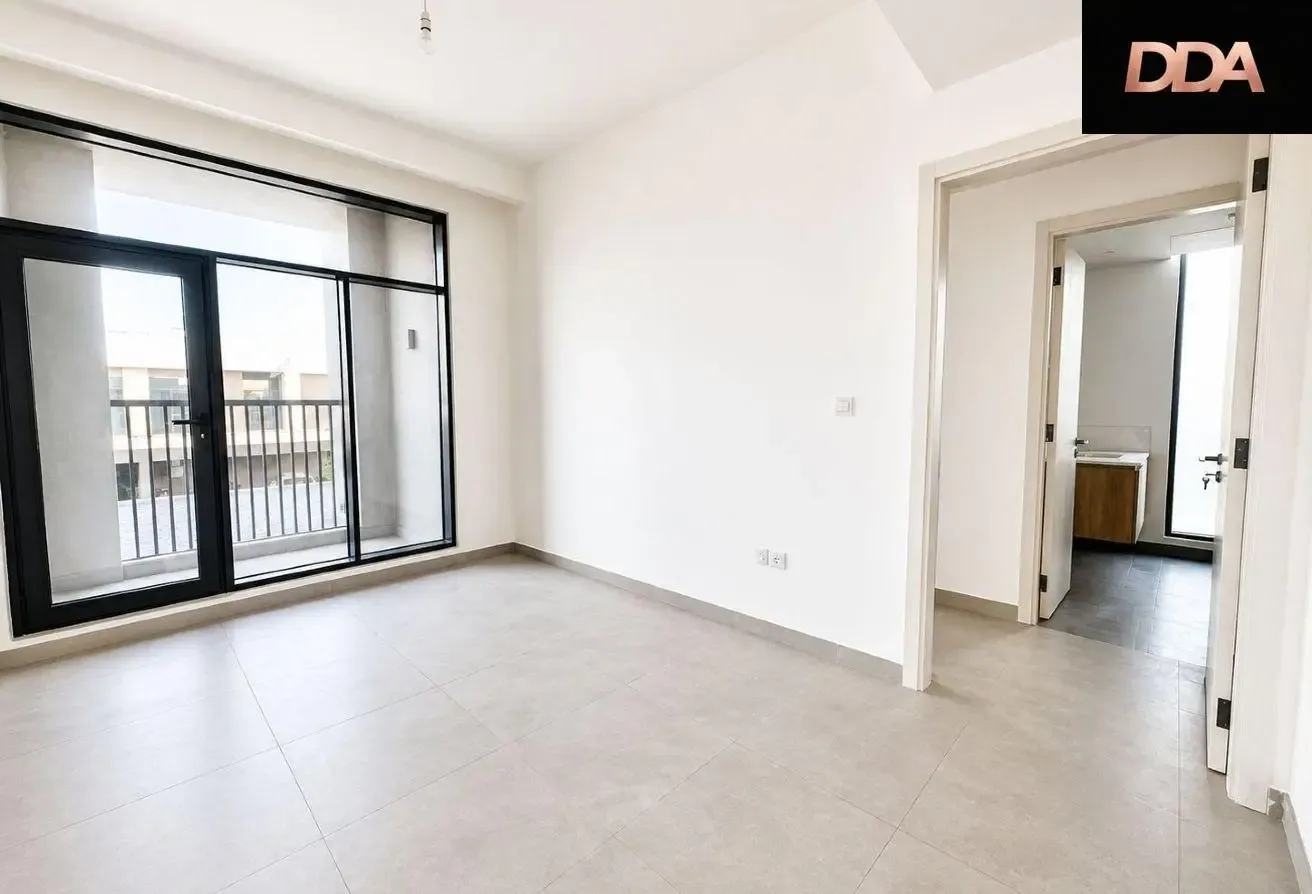 SINGLE ROW | VACANT NOW | PRIME LOCATION