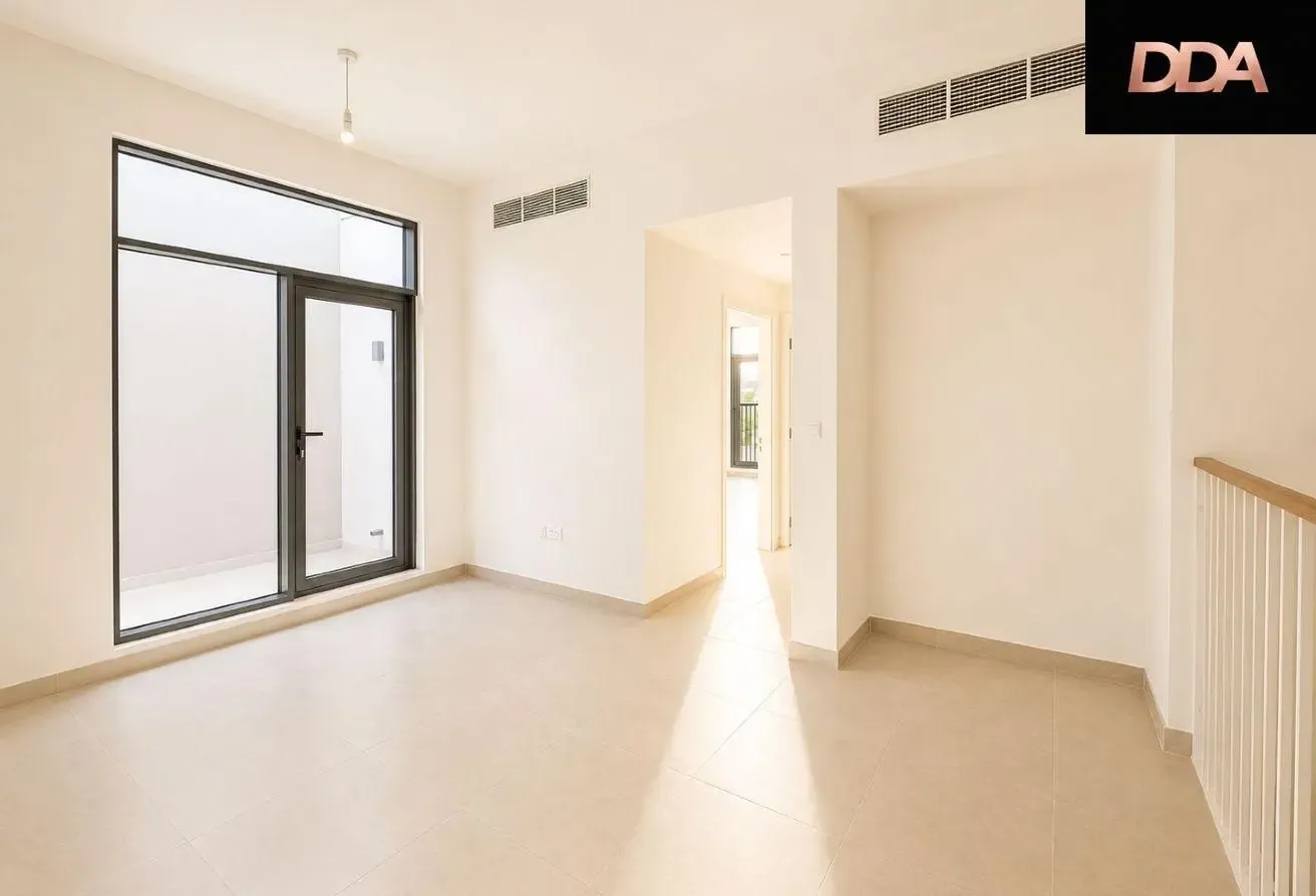 SINGLE ROW | VACANT NOW | PRIME LOCATION
