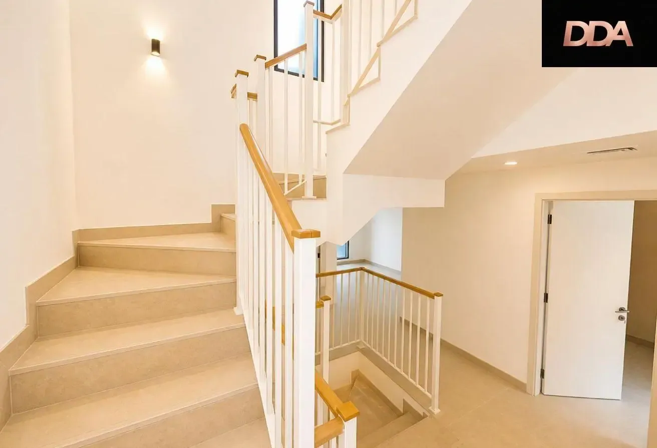 SINGLE ROW | VACANT NOW | PRIME LOCATION