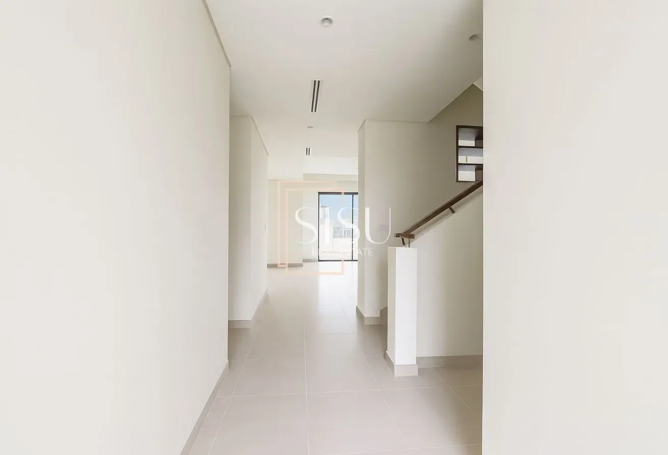 Exclusive | Facing Water Canal | Community Expert