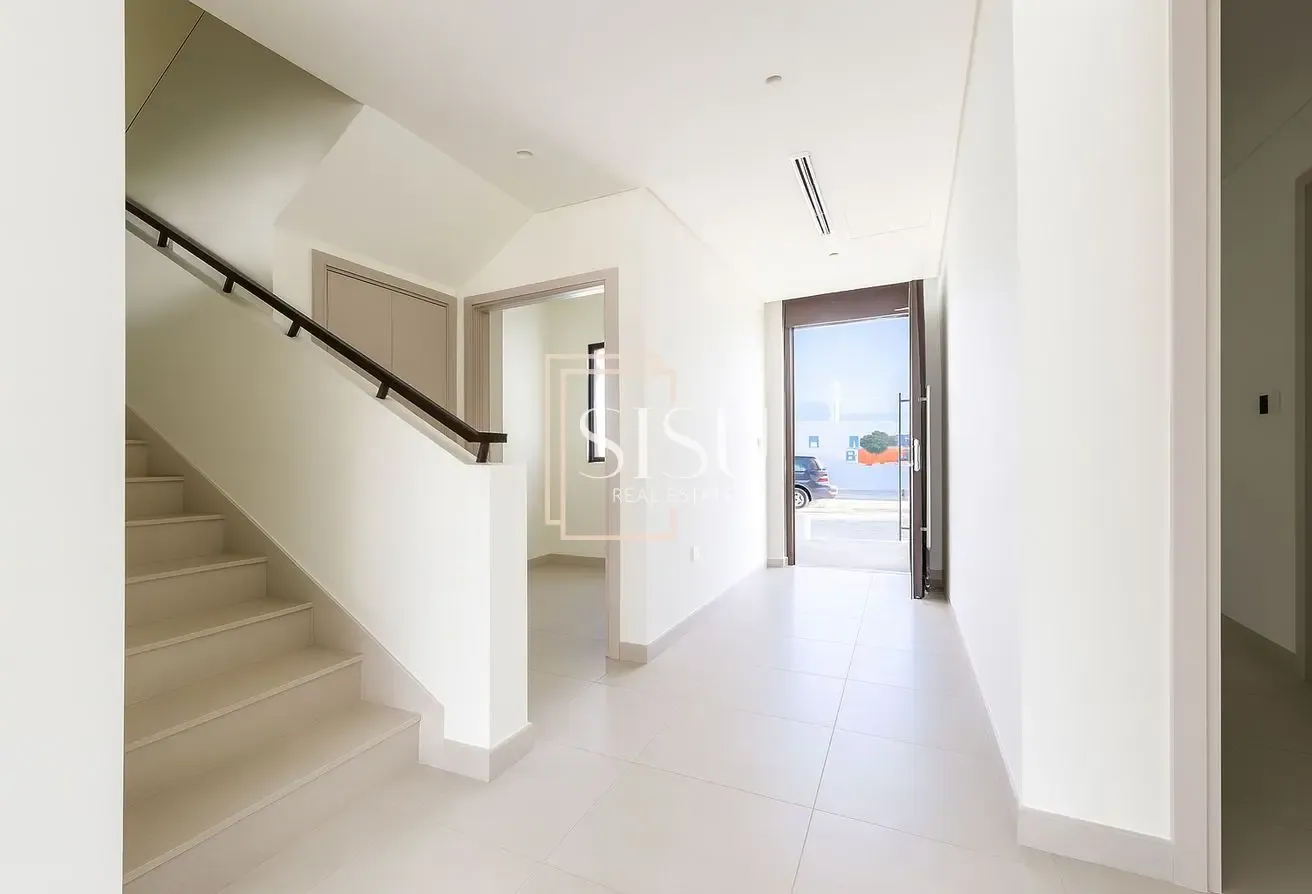Exclusive | Facing Water Canal | Community Expert