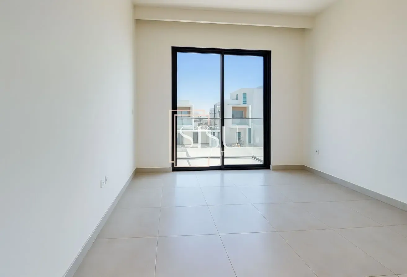 Exclusive | Facing Water Canal | Community Expert