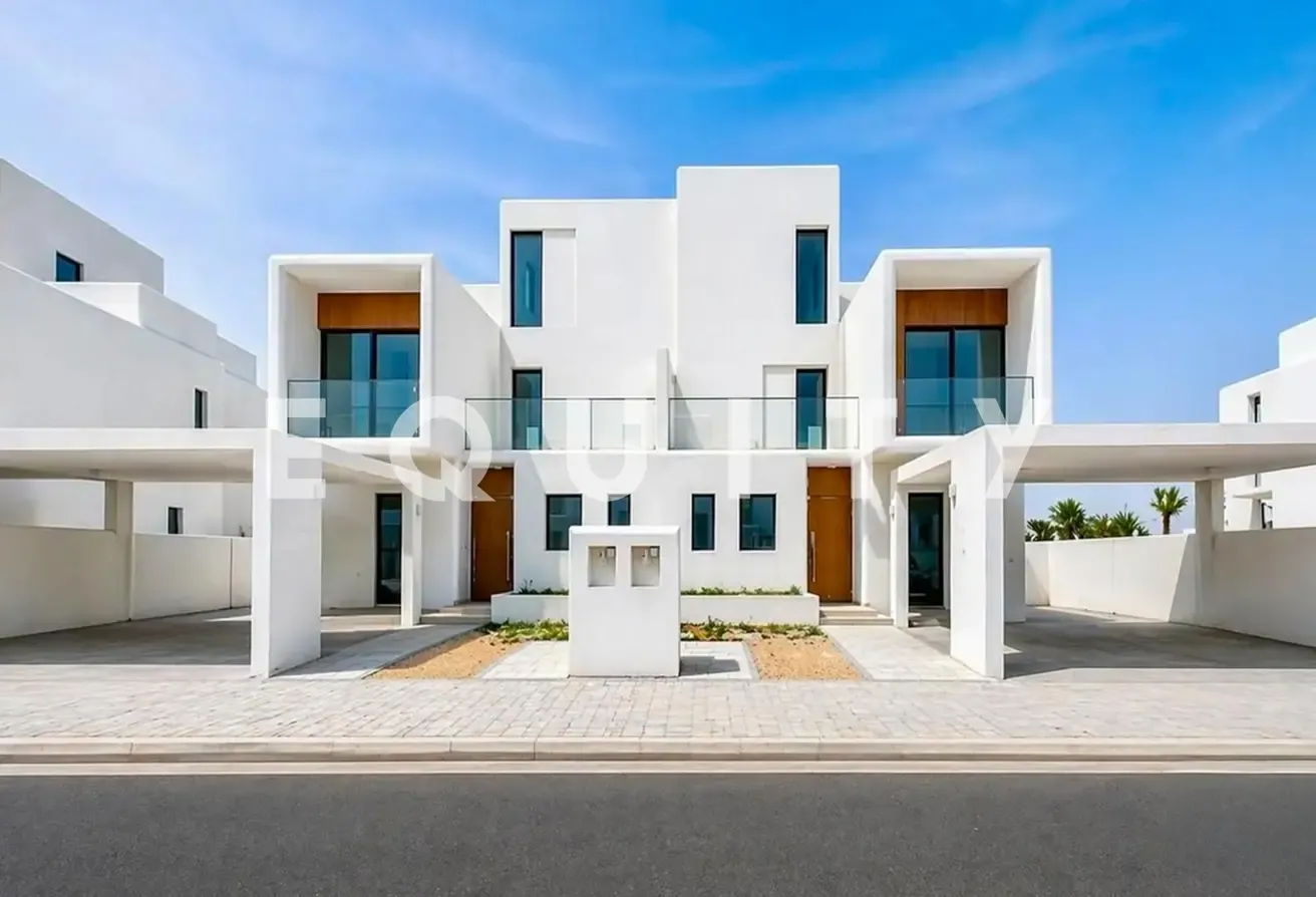 6608 Sqft Plot | Waterfront | Area Specialist
