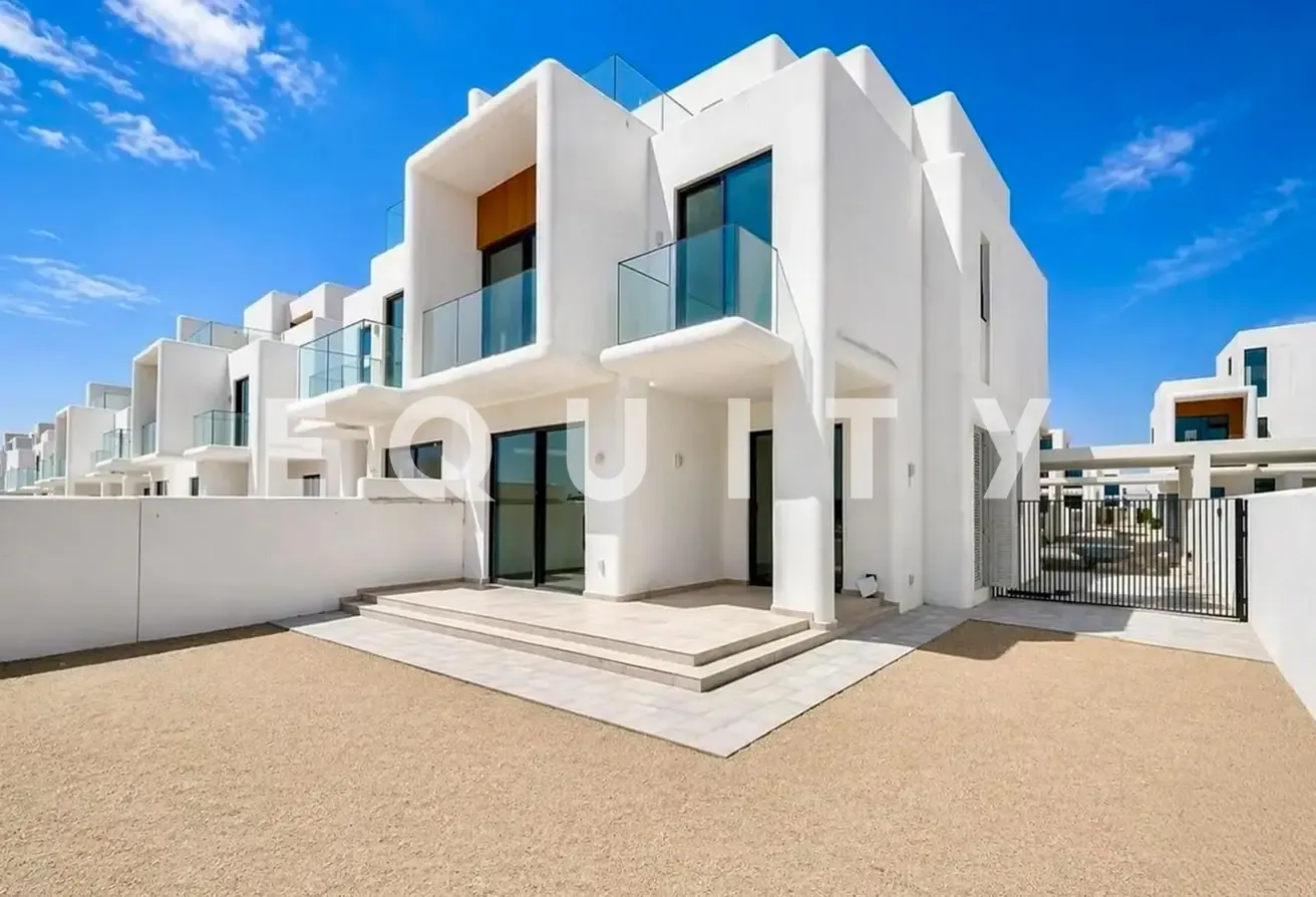 6608 Sqft Plot | Waterfront | Area Specialist