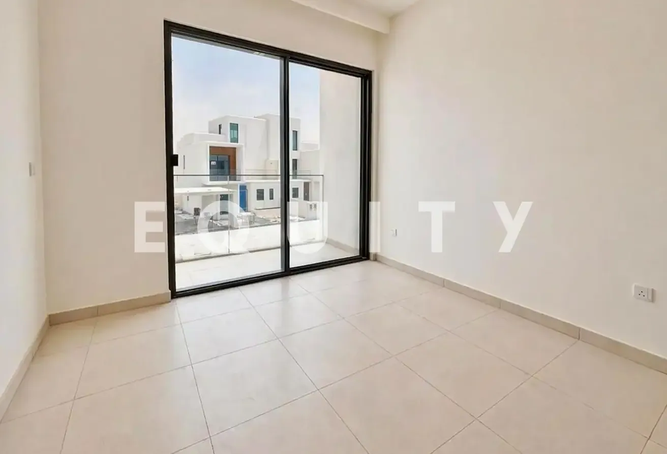 6608 Sqft Plot | Waterfront | Area Specialist