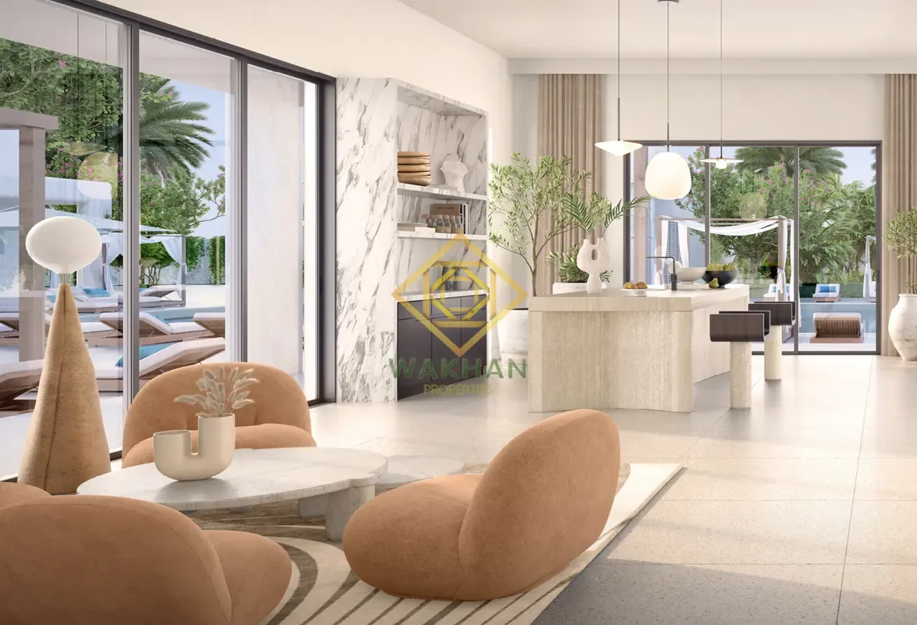 Luxurious 5BR Villa | Multiple Options | Huge Plot