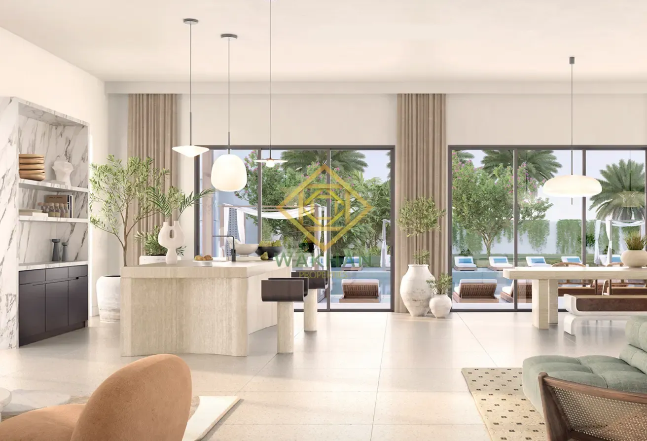Luxurious 5BR Villa | Multiple Options | Huge Plot