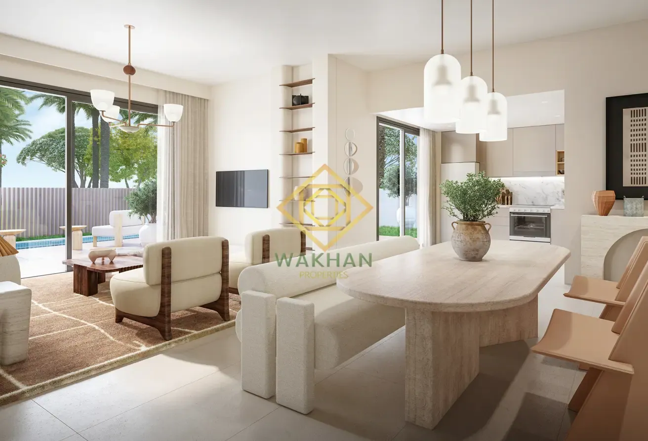 Luxurious 5BR Villa | Multiple Options | Huge Plot