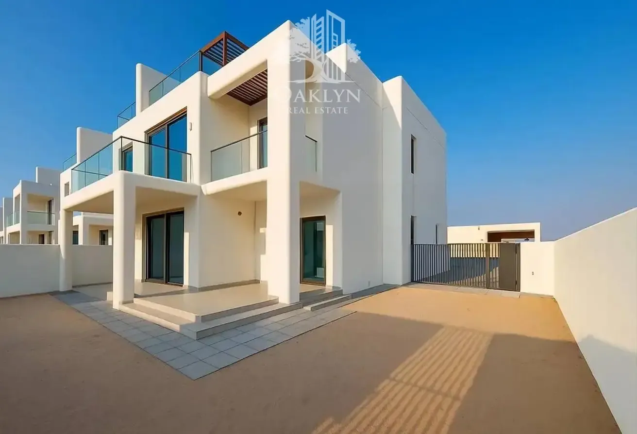 Lagoon View | Prime 5 BR Villa | Near Amenities