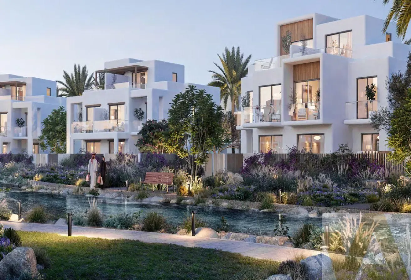 Directly On The Lagoon / Large Plot / Best Layout