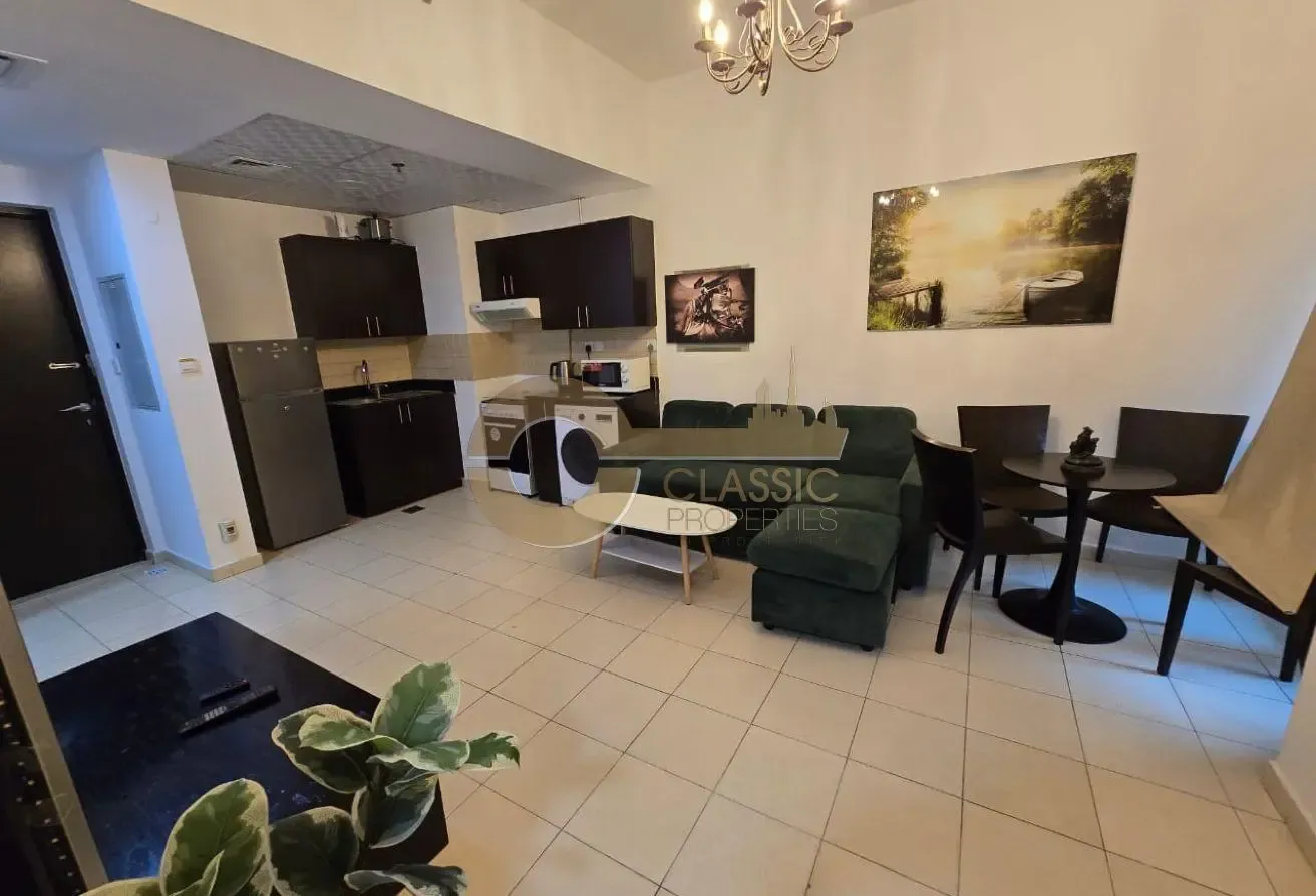 BRIGHT APARTMENT | PRIME SPOT | VACANT