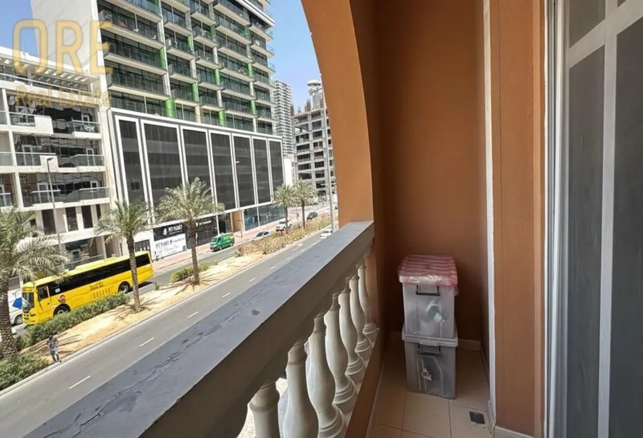 Well Maintained | Balcony | Great Location