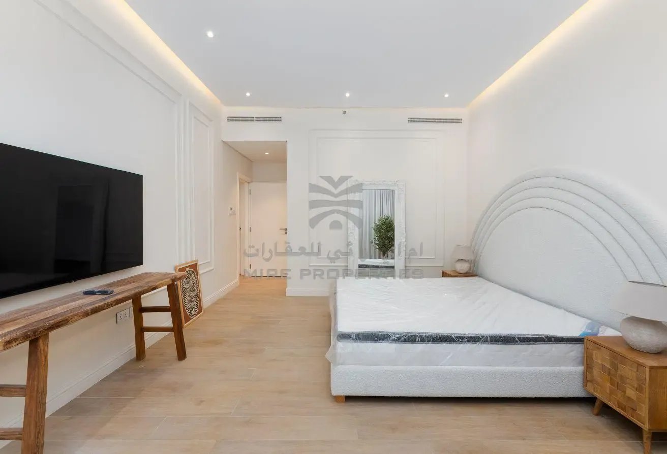 Vacant | Upgraded & Furnished 2BR | Premium Finish