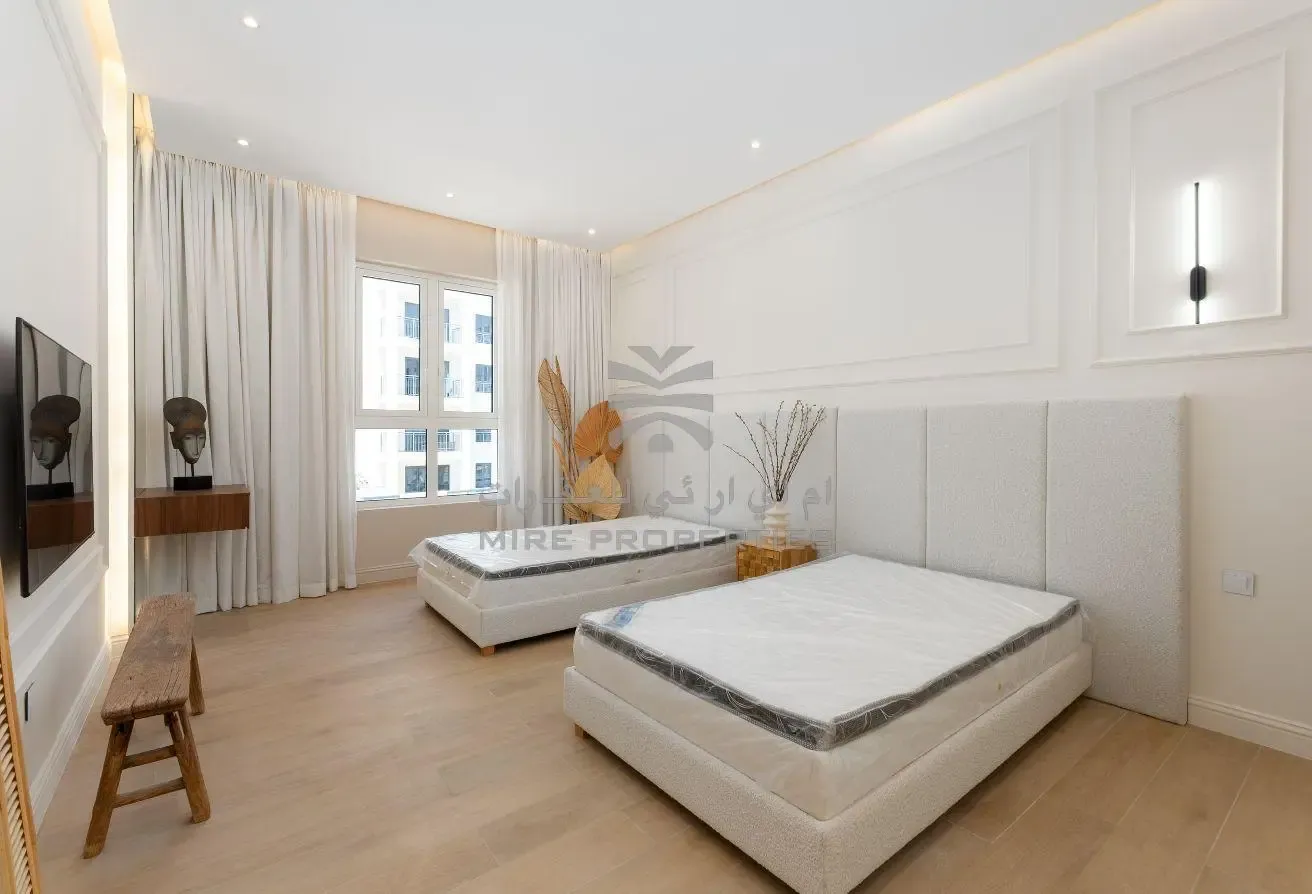 Vacant | Upgraded & Furnished 2BR | Premium Finish
