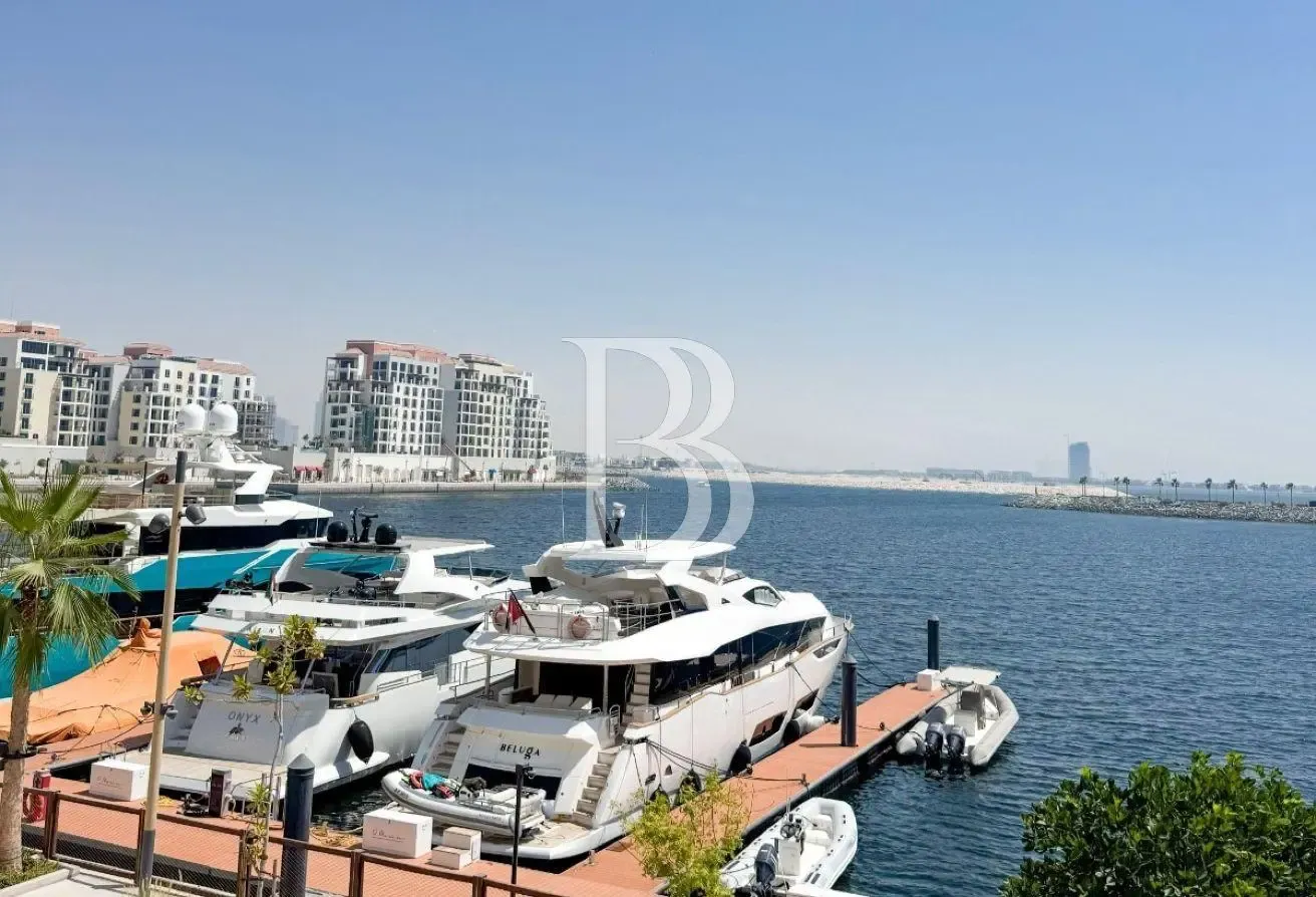 Ready to move | Waterfront community | Furnished