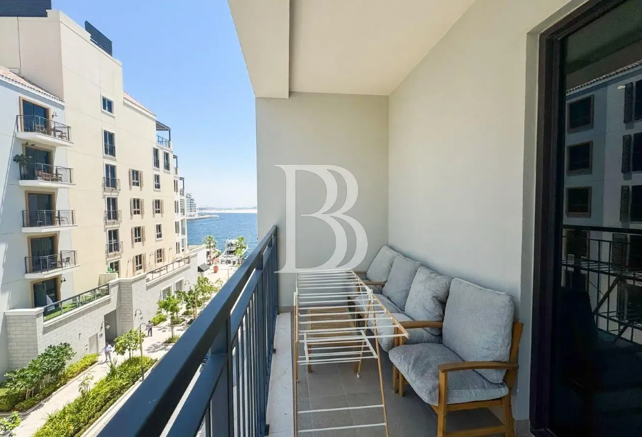 Ready to move | Waterfront community | Furnished