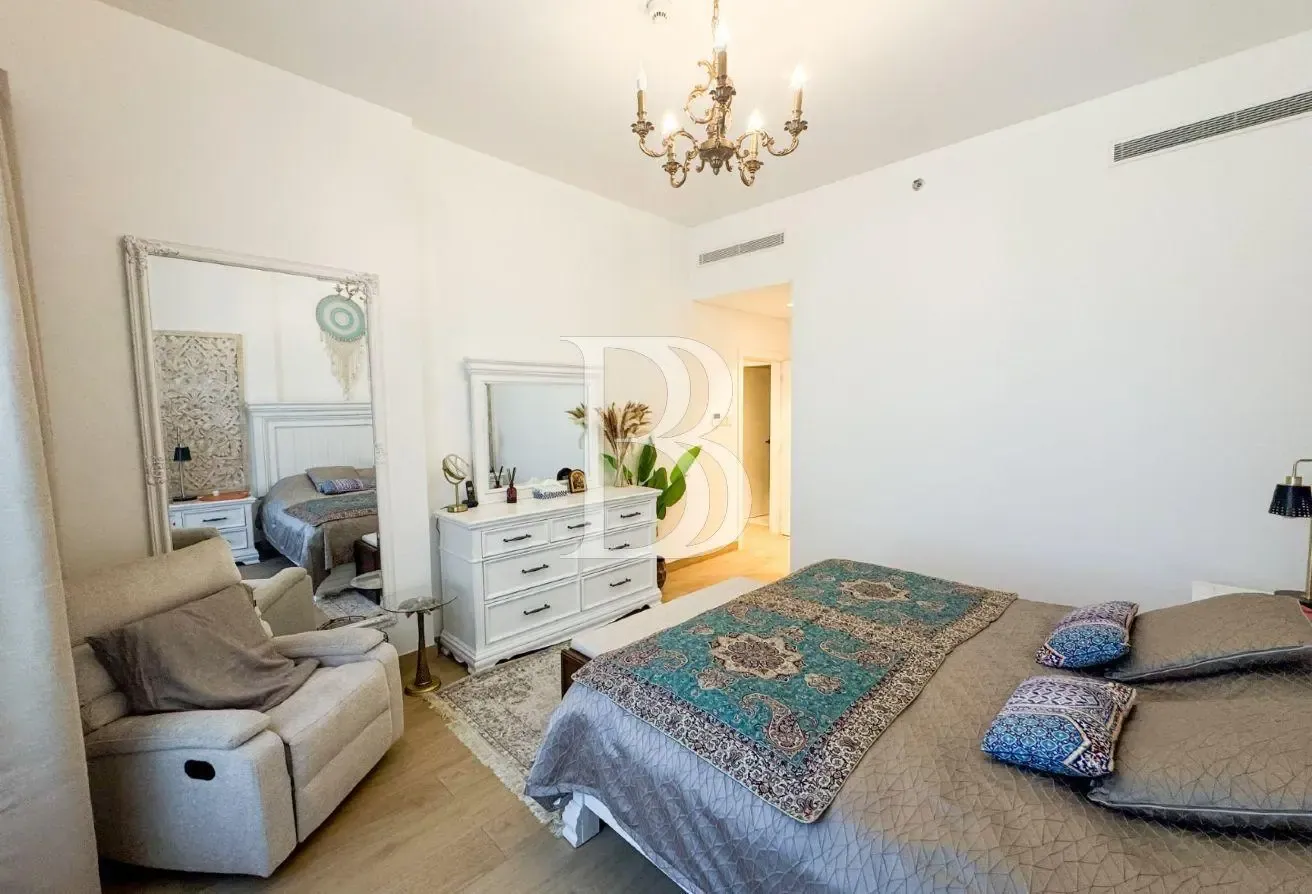 Ready to move | Waterfront community | Furnished