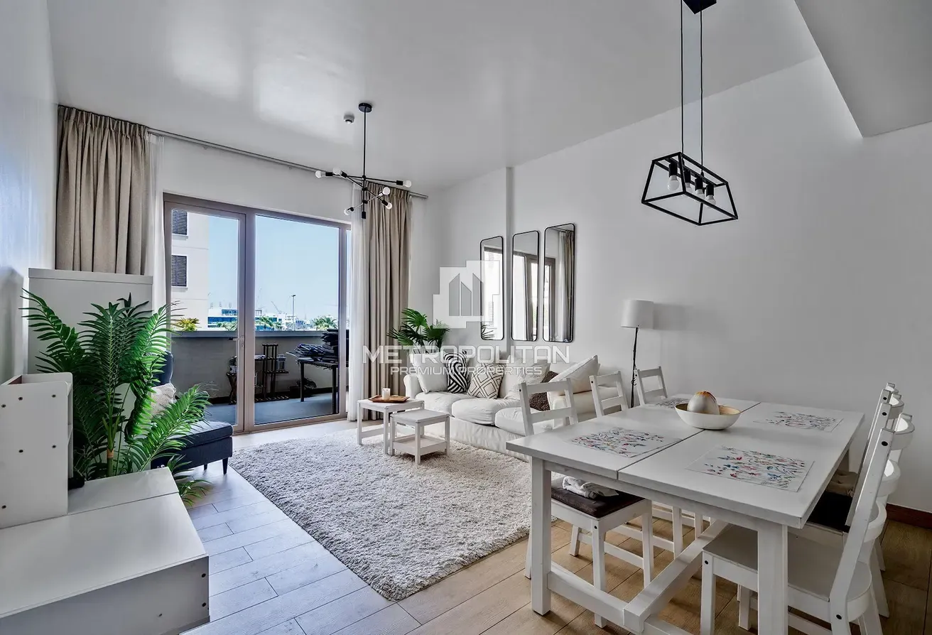 Luxury Living | Fully Furnished | Elegant