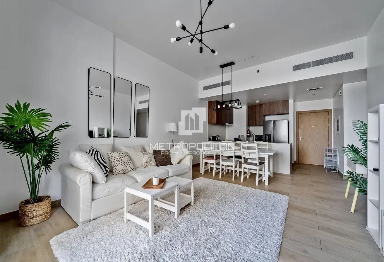 Luxury Living | Fully Furnished | Elegant